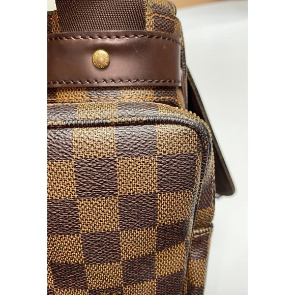 LOUIS VUITTON | Damier Ebene Melville Messenger Bag - Picture 3 of 5